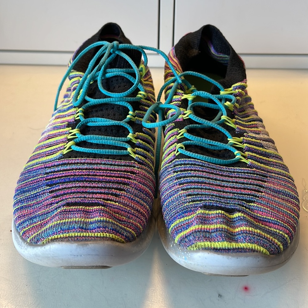 Nike Free RN Motion Flyknit Multicolor Sneakers. Size 8.5 Mens. D/A1611